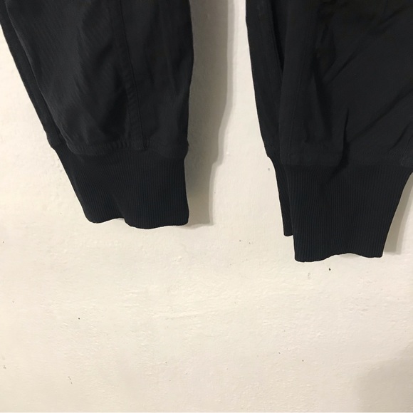 Lululemon joggers size 4 - Picture 2 of 7